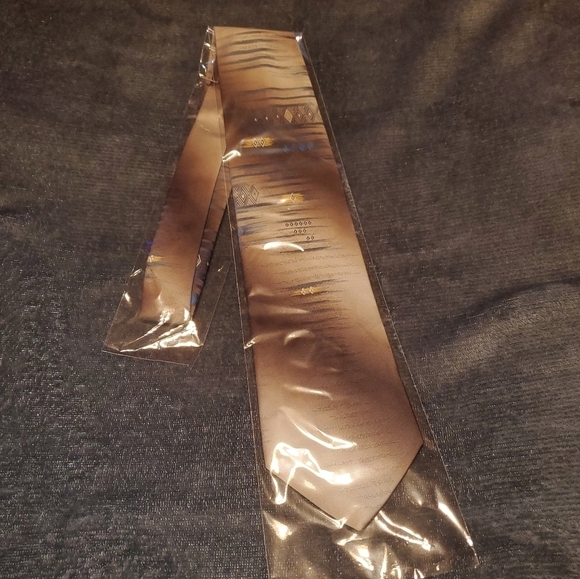 Tan & Brown Necktie w/ Subtle Stripes - NWOT - Picture 2 of 5
